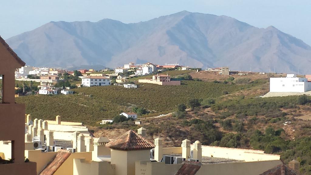 Duquesa Village Манільва Номер фото